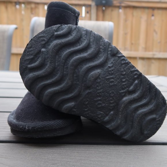 Children's Place UGG Look a like - Picture 5 of 6